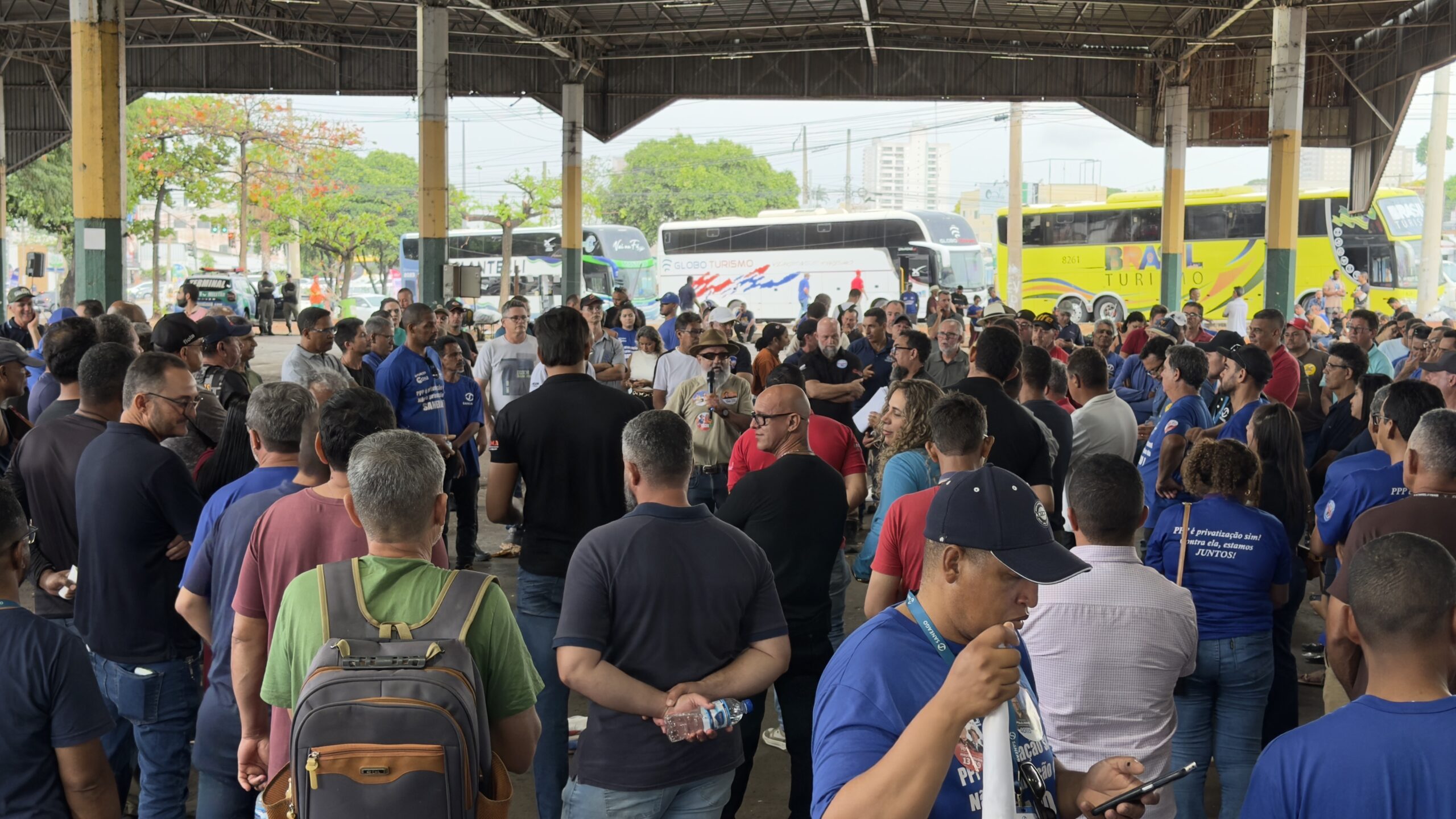 Trabalhadores e trabalhadoras da Saneago lotam o CEPAL, no Setor Sul de Goiânia, em assembleia geral do STIUEG em 8 de setembro de 2026